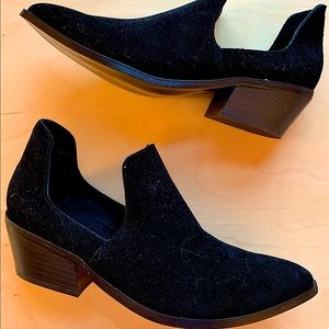 Chinese Laundry black suede size 9